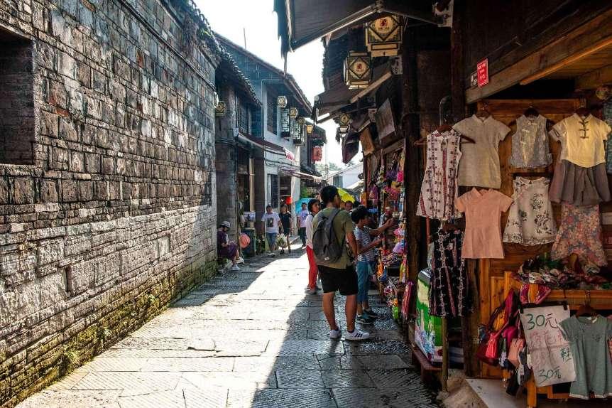 跳动的圆球